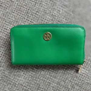 Tory Burch Robinson Zip Continental Wallet